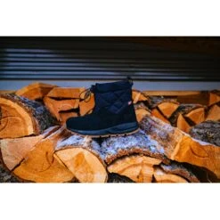 Danner Women's Cloud Cap 7" WP 400G Hiking Boot - Black - 38523 -Danner Shop 38521 38523 lifestyle171 1