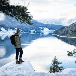 Danner Men's Arctic 600 7" WP 200G Side-Zip Hiking Boot- Brown- 67338 -Danner Shop 67338 lifestyle144